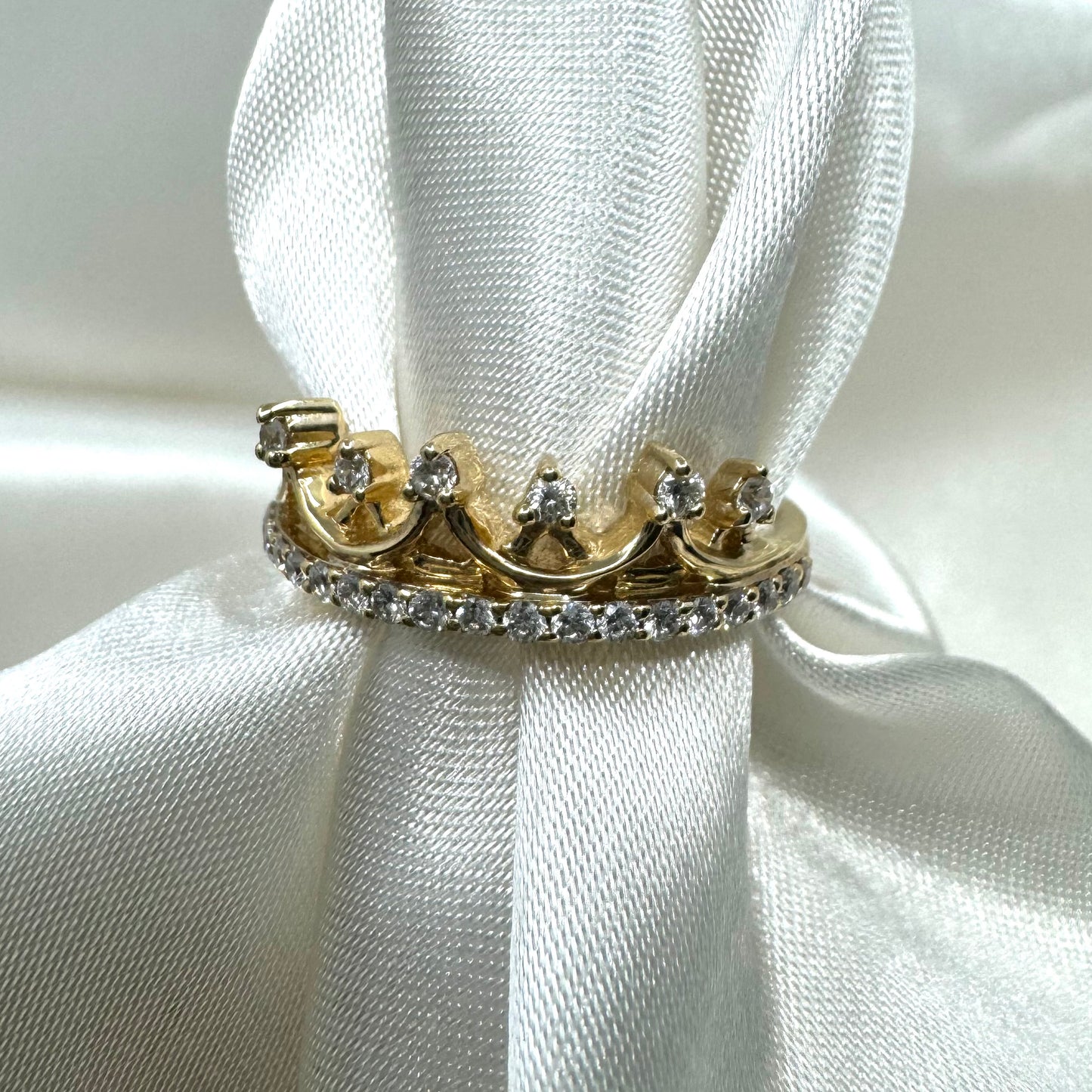 Round Diamond Crown Yellow Gold Stackable Band