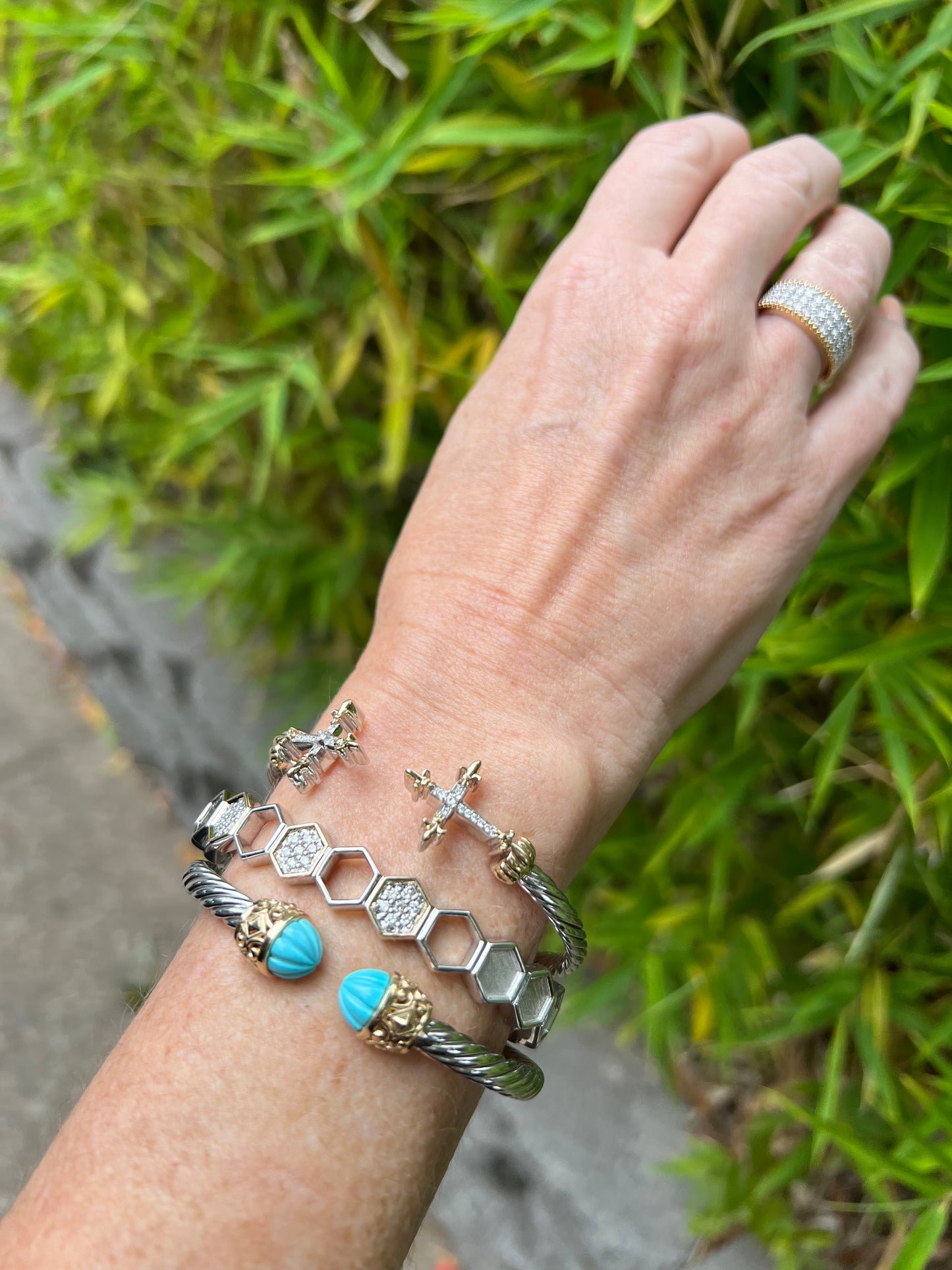 PIYARO Honeycomb Hinge Bracelet