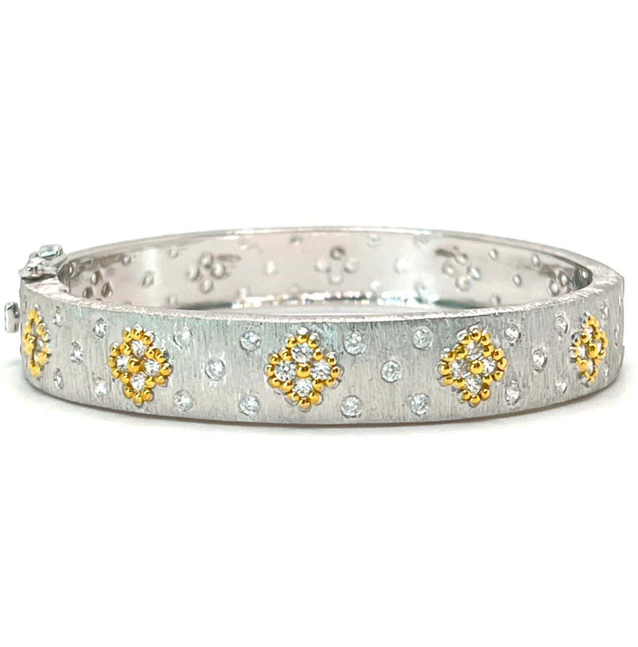 Clover Pattern Silver Bangle