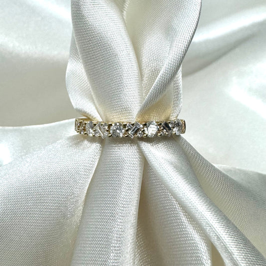 Round and Baguette Diamond Shared Prong Yellow Gold Confetti Anniversary Band