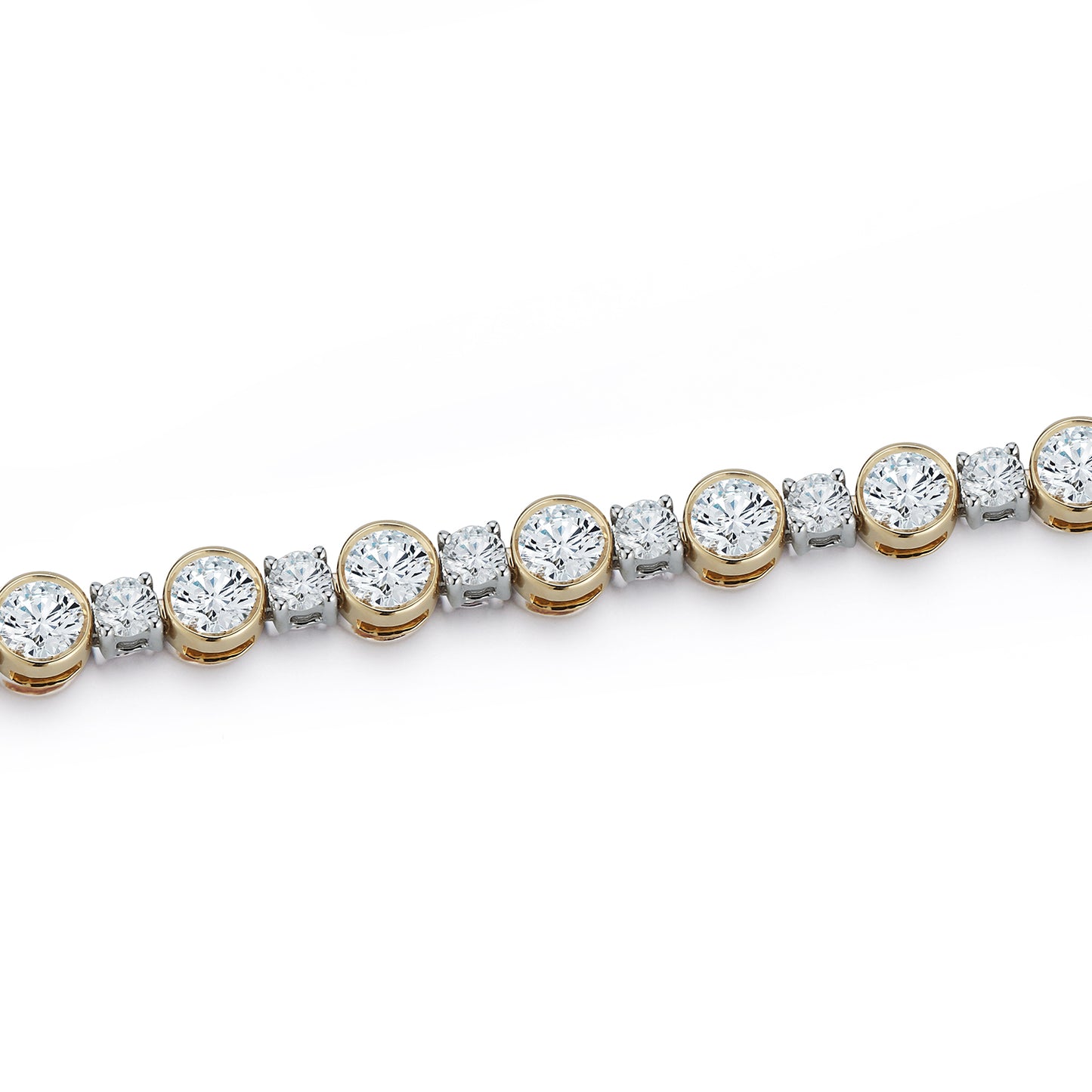 Alternating Size Diamond Bezel and 4 Prong Bracelet