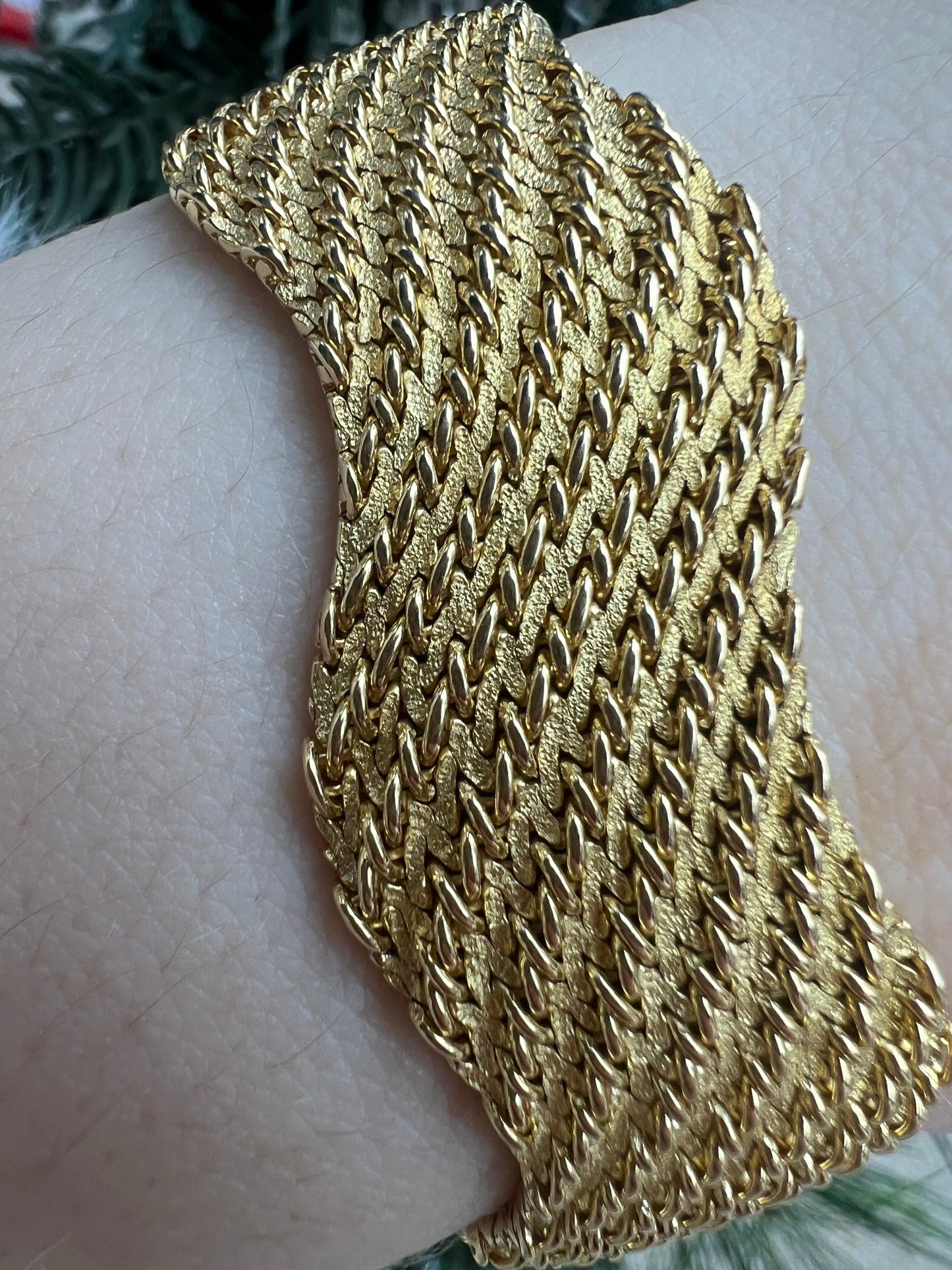 18kt Yellow Gold Wave Mesh Bracelet