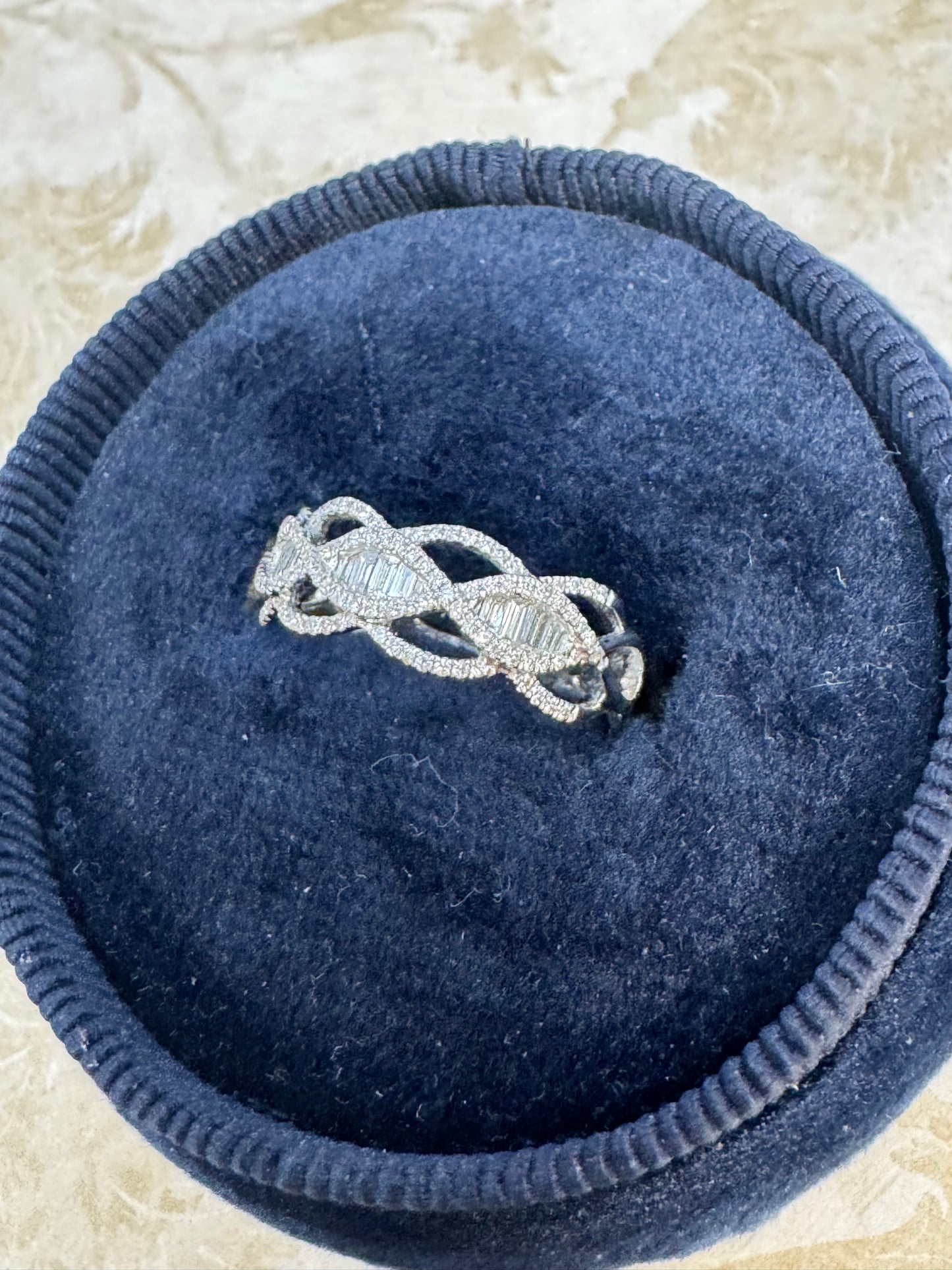 Twisted Diamond Band