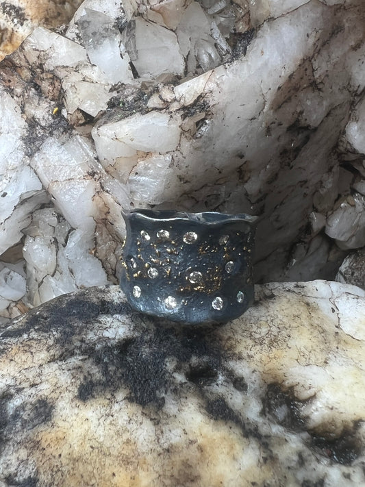 EC Black & Gold Diamond Scalloped Ring